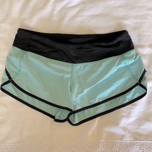 Lulu short size 8 like new
